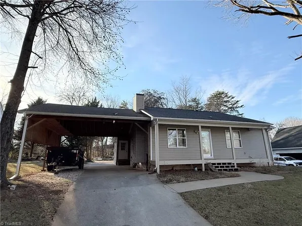 126 Blue Bonnet Ct, Mocksville, NC 27028