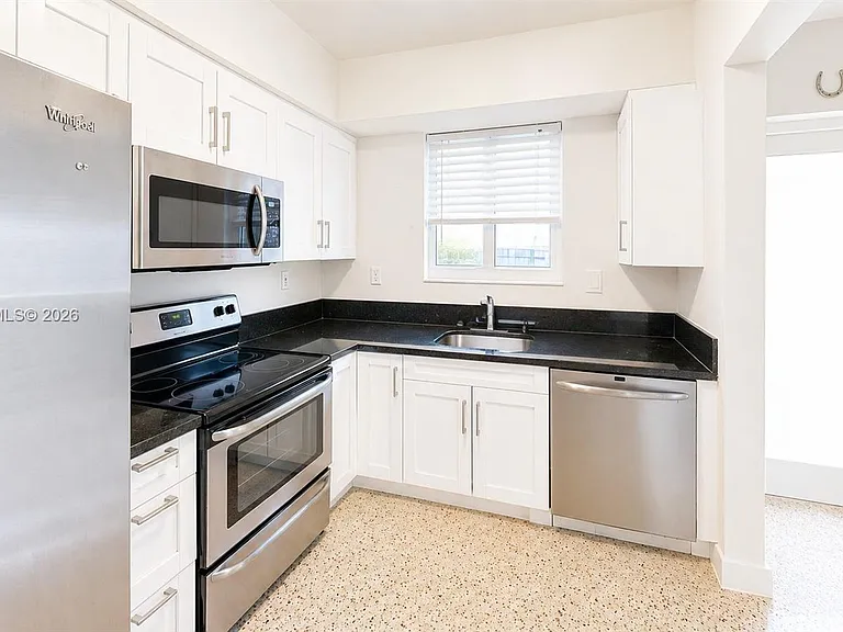 3630 Percival Ave — Photo 2
