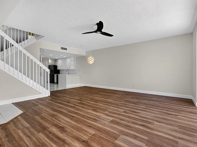 112 Santa Barbara Way — Photo 18
