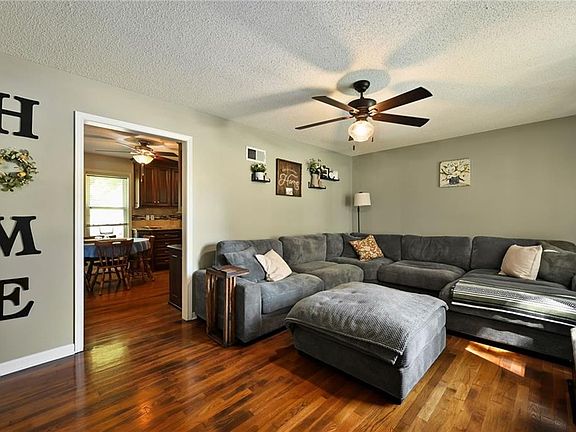4th image of 11108 W 69th Ter