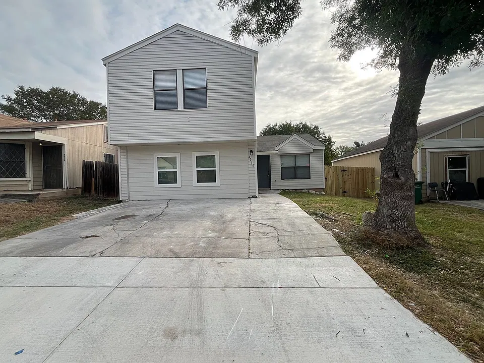 4010 Sunrise Bluff Dr