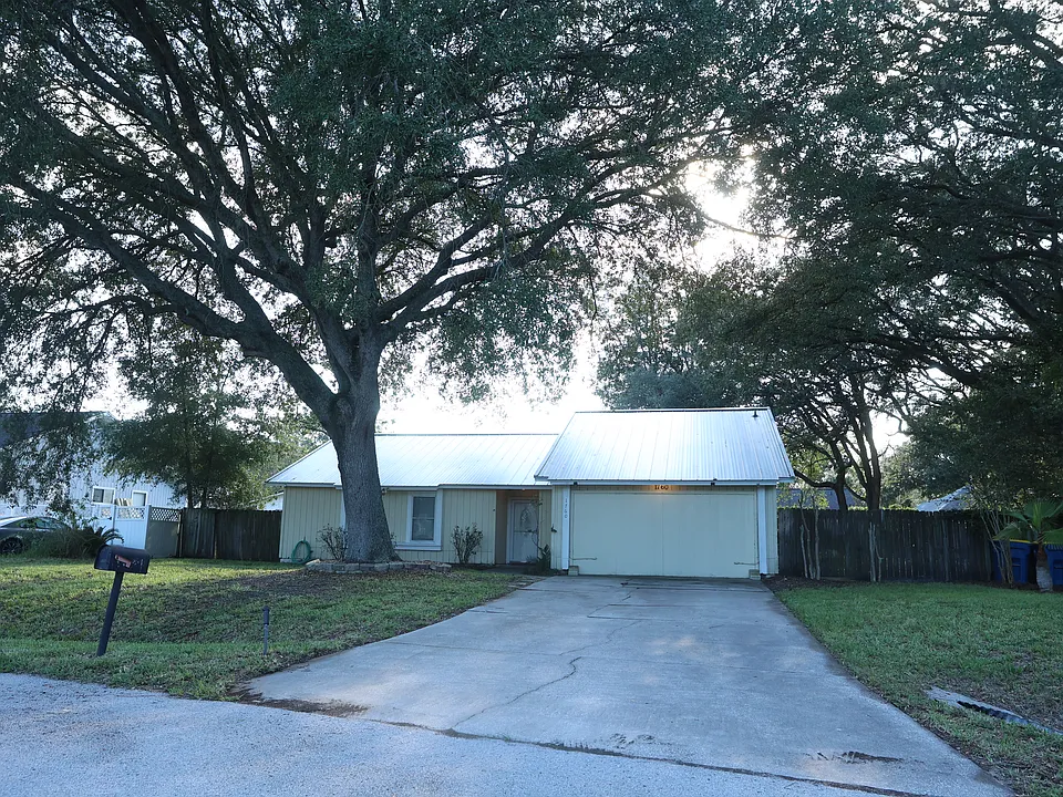 1760 Tiffany Pines Cir W