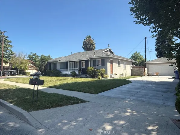 19900 Stagg St, Winnetka, CA 91306