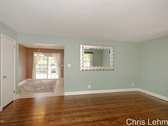5th image of 3931 Jupiter Ave NE