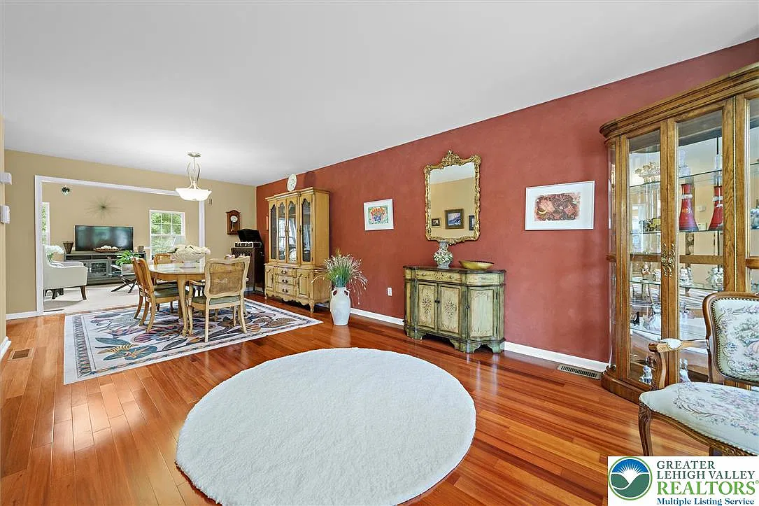 3 bed, 2.5 bath, 2034 sqft, $2,700 — Photo 4