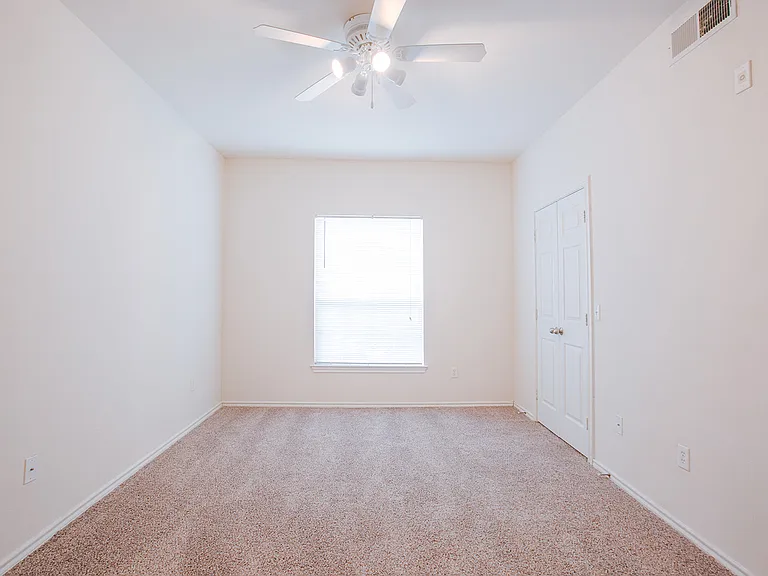 Town Square Apartments — Photo 21