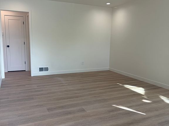 4th image of 1823 E Parleys Canyon Blvd