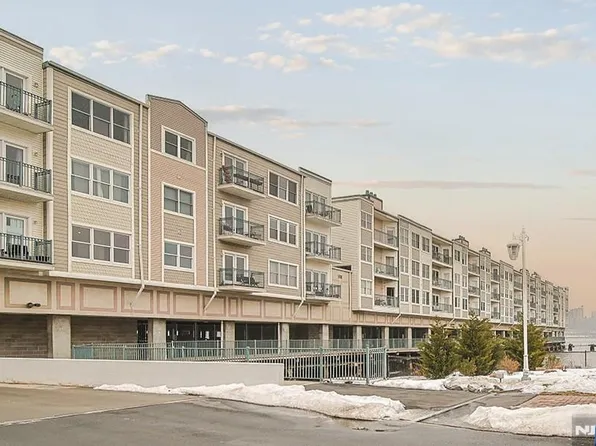 321 The Promenade, Edgewater, NJ 07020