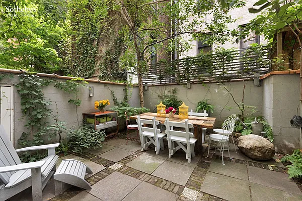 Rented by Sotheby's International Realty | media 17