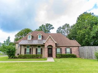 996 S Village Creek Pkwy, Lumberton, TX 77657