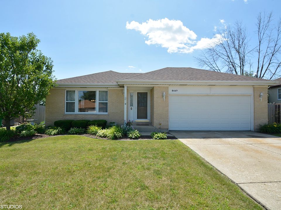 1st image of 8449 Carriage Ln