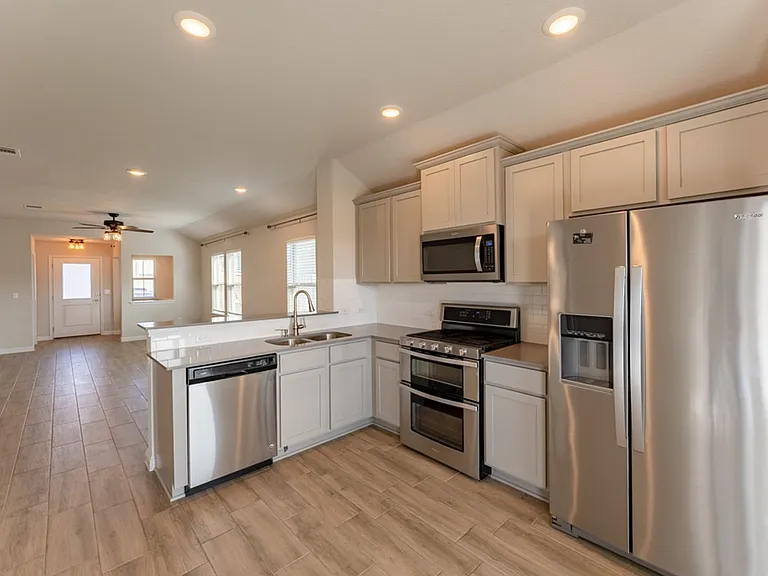 8209 McKamy Dr — Photo 7