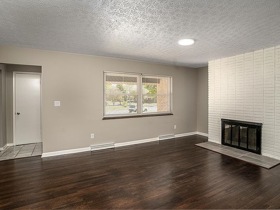 3rd image of 1693 Alcoy Dr