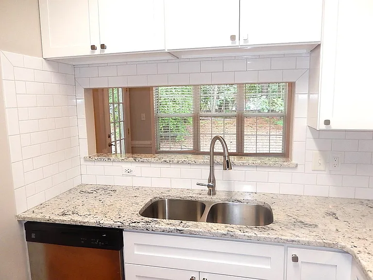 211 Bridgepath Dr — Photo 12