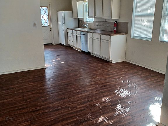 Dining Room & Kitchen
