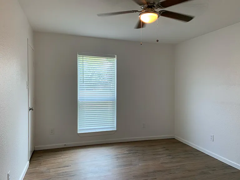 3901 Bois D Arc St — Photo 17