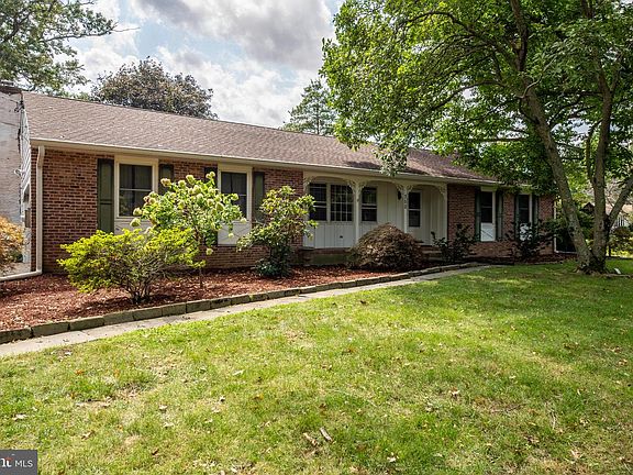 3rd image of 750 Windsor Perrineville