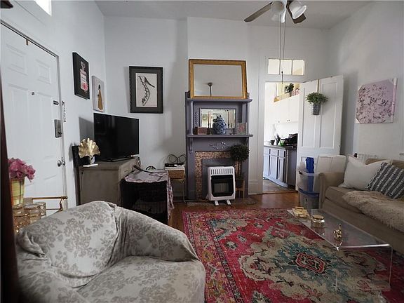 2nd image of 117 N Solomon St APT B