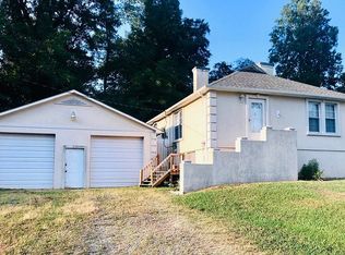 80 7th St, Fieldale, VA 24089