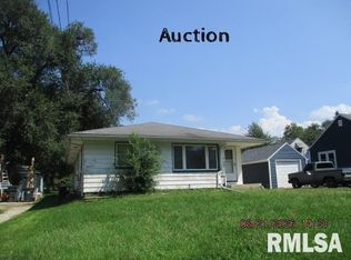 1016 Augusta St, Pekin, IL 61554