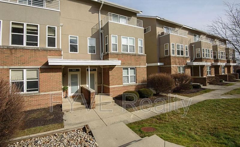 1st image of 1409 Upper Green Cir