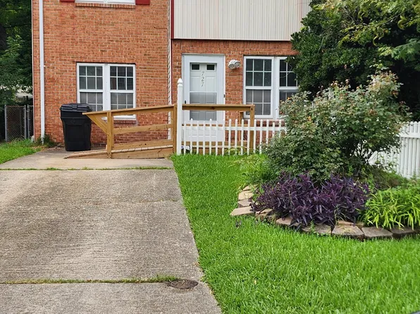 727 Grant Ave #1, Virginia Beach, VA 23452