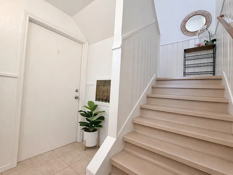 2126 Banks St #2 — Photo 9