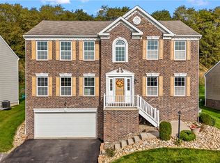 302 Summit Cir, Houston, PA 15342