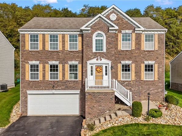 302 Summit Cir, Houston, PA 15342