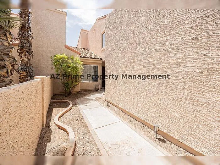 1650 N Ventura Ln — Photo 4
