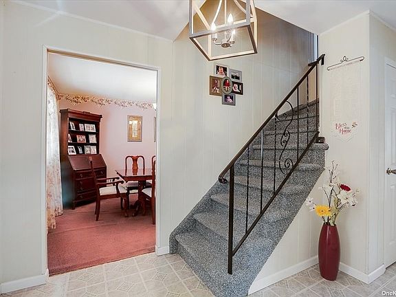 3rd image of 21 Midvale Ave