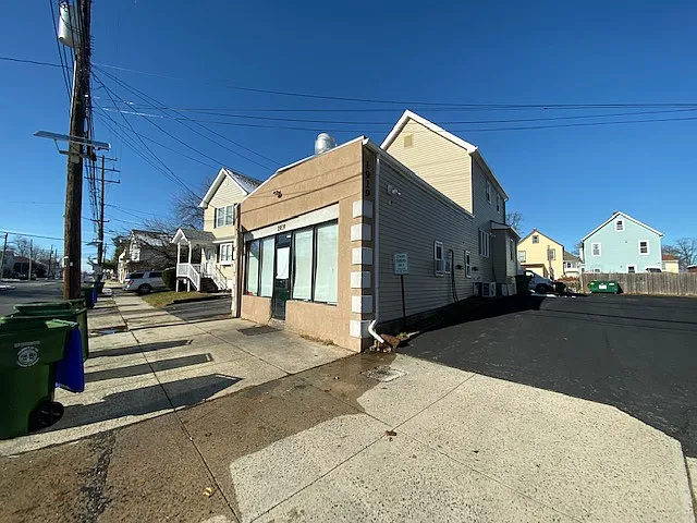 1919 Woodbridge Ave — Photo 5