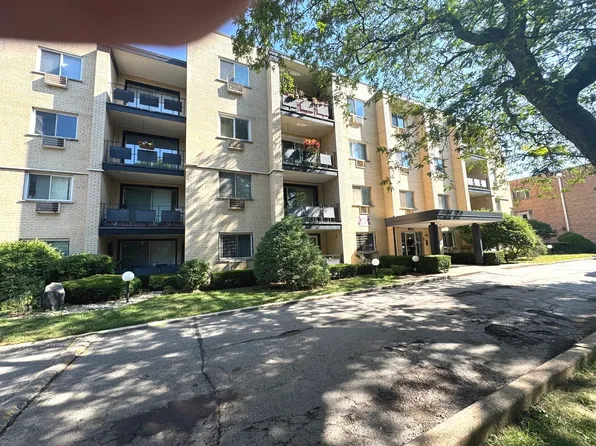 1340 W Touhy Ave APT 307, Chicago, IL 60626