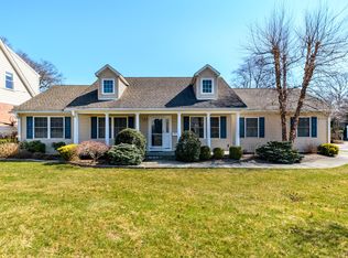 217 Highlawn Rd, Fairfield, CT 06824