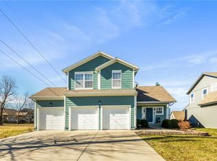 16322 S Stagecoach St, Olathe, KS 66062