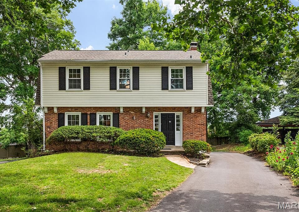 1st image of 8562 Colonial Ln