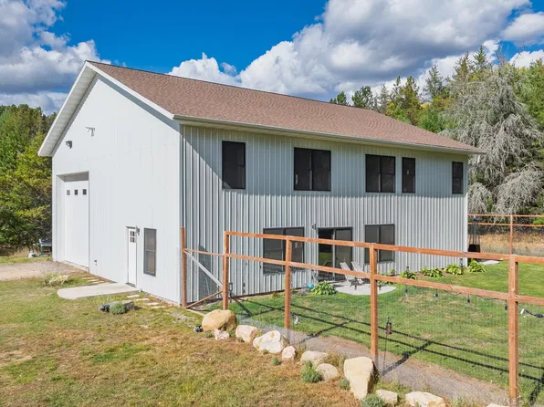 1210 Clover Trl, Eagle River, WI 54521