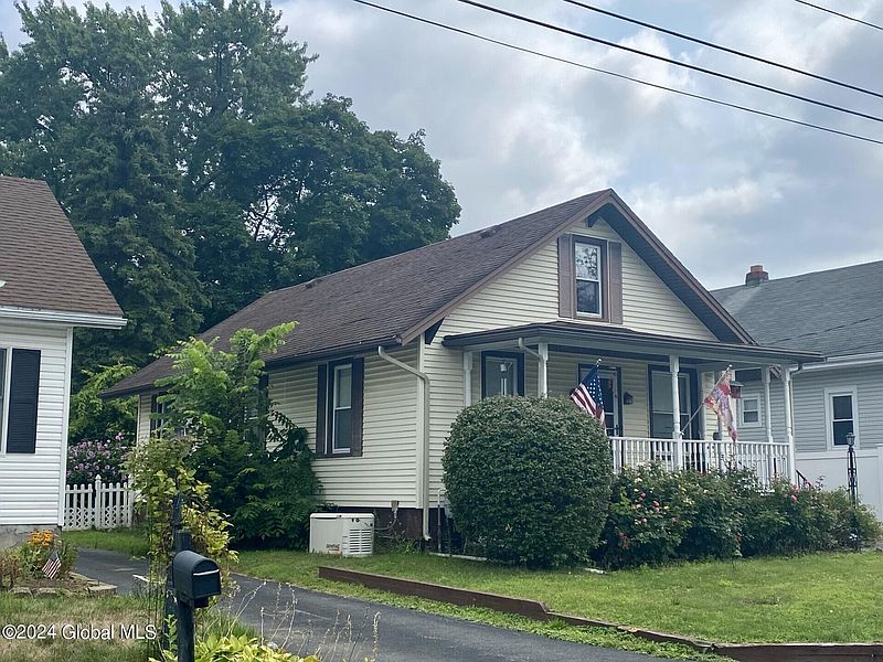 2nd image of 8 Miller Avenue
