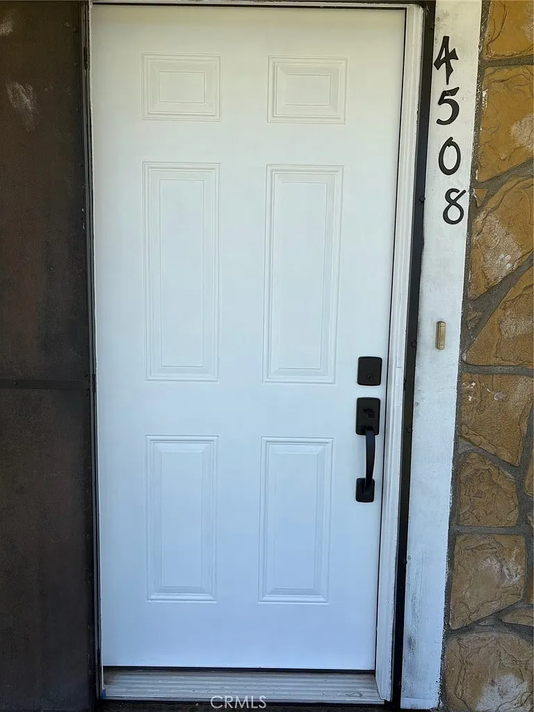 2 bed, 1048 sqft, $2,795 — Photo 2