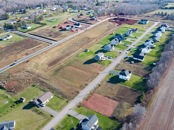 26 McGregor Dr, Stratford, PE C1B 1K9