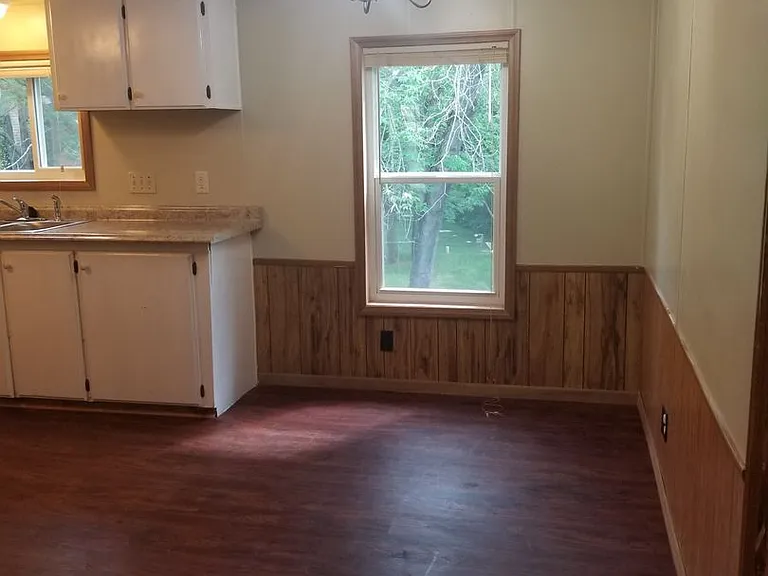823 Doberman Ct SE — Photo 4