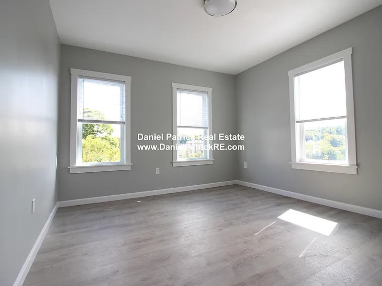 125 Grove St #2 — Photo 9