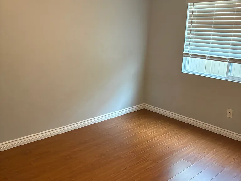 1494 Greenfield Dr — Photo 12