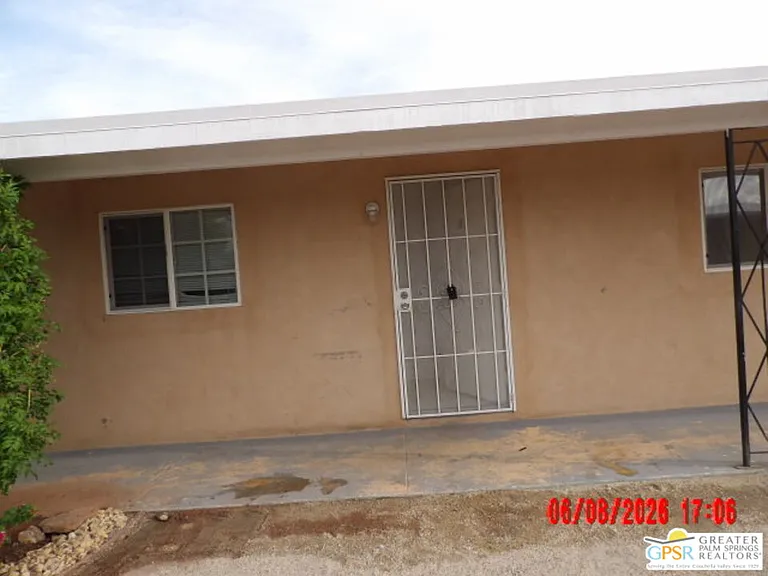 13063 Palm Dr — Photo 1