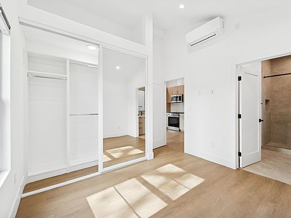 5th image of 13417 Debby St #1/2