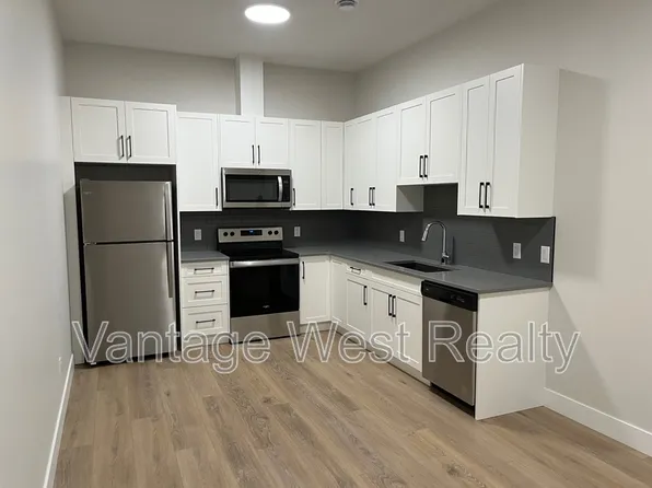 3555B Boxwood Rd, Kelowna, BC V1V 3G2