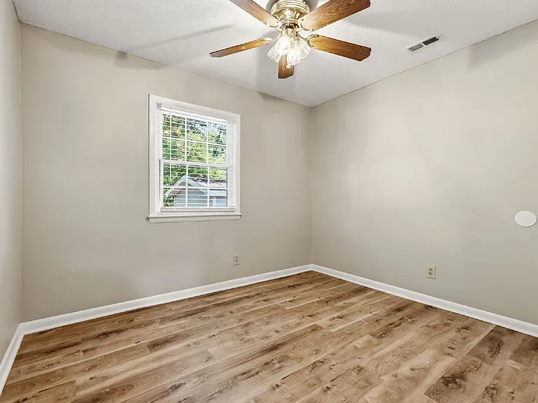 1902 Paisley Ave — Photo 24