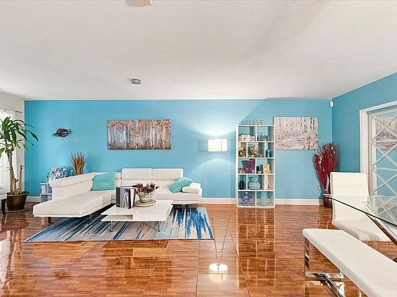 5th image of 1430 SW 88TH Way