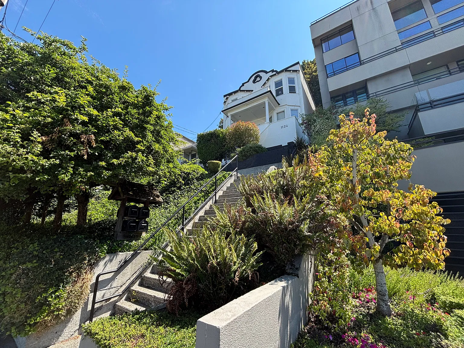 Studio, 374 sqft, $2,850 — Photo 2