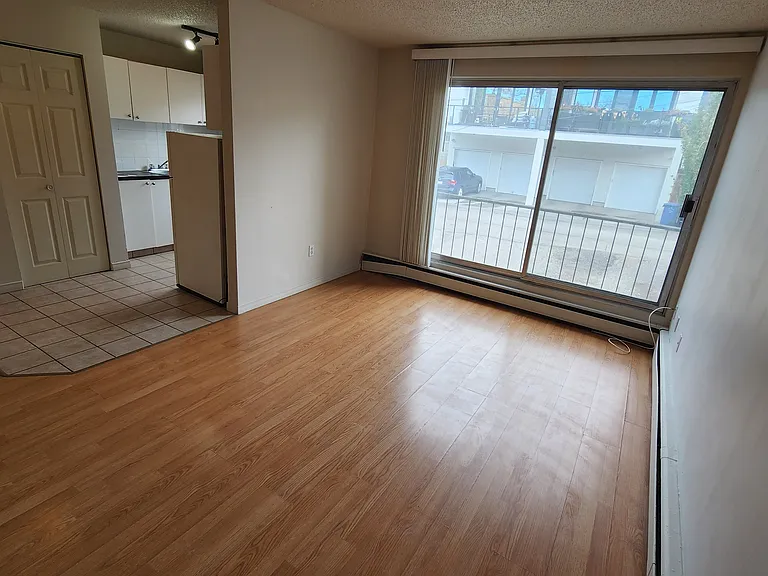 1724 10a St SW #204 — Photo 10